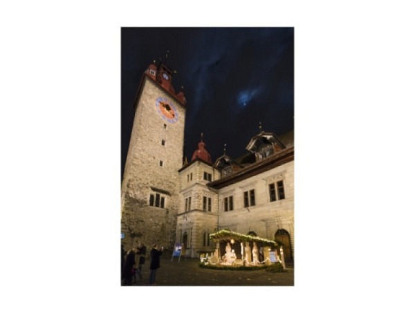 Weihnachtskarte Luzern Rathaus mit Weihnachtskrippe