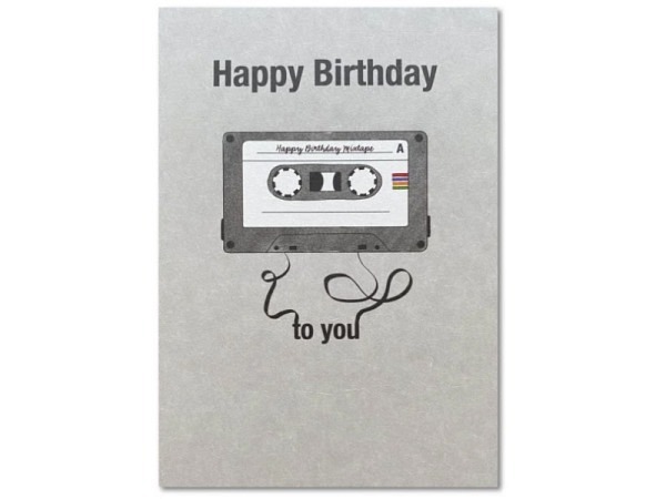 Postkarte Keitcards Happy Birthday to you. Weisse/Bräunliche Postkarte aus hochwertigem Naturkarton