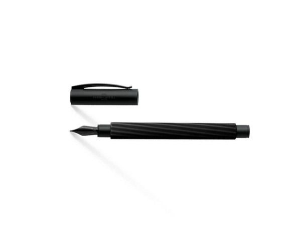 Füllfeder Faber-Castell Ambition Italic obsidian black Feder M