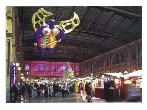 Postkarte Zürich A6 Weihnachtsmarkt im Hauptbahnhof, Zürich, der Schutzengel L'ange protecteur von Niki de Saint Phalle