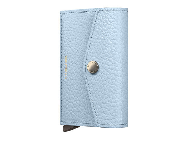 Kreditkartenetui Secrid Envelope Pebble Ice Blue Leder mit Kieselstruktur und Knopfverschluss, fasst bis zu 8 Karten