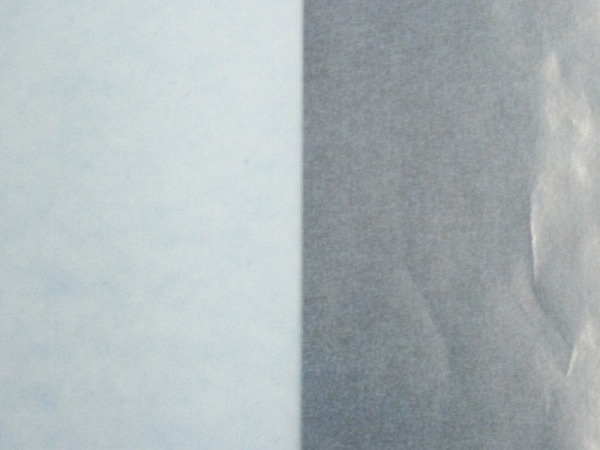 Pergamin 70x100cm hellblau 42g/qm, satiniert, auf 50x70cm